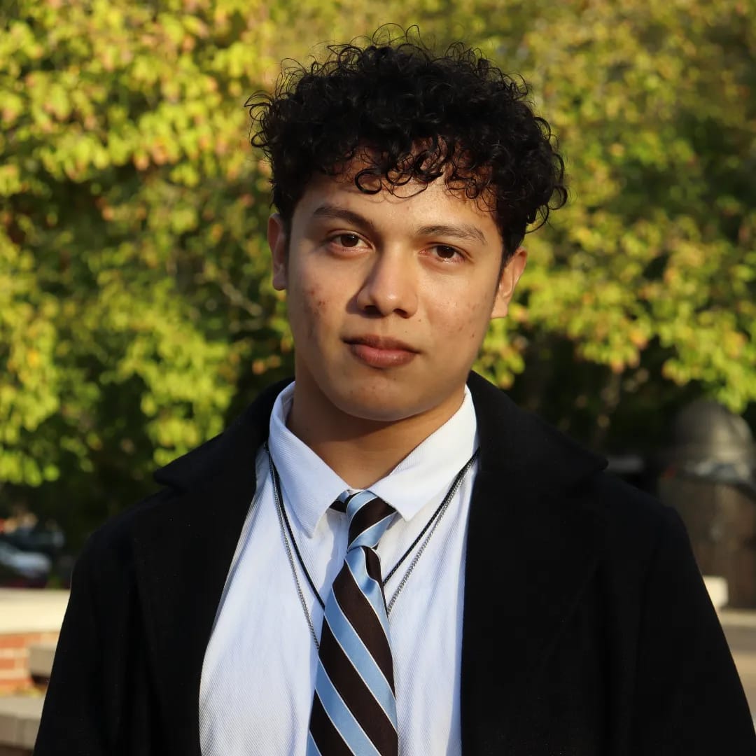 Portrait of the developer behind Brisa Digital